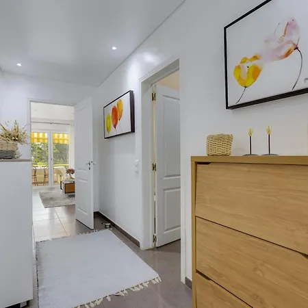 Apartment Girassol - Renovated For 4 Close To The